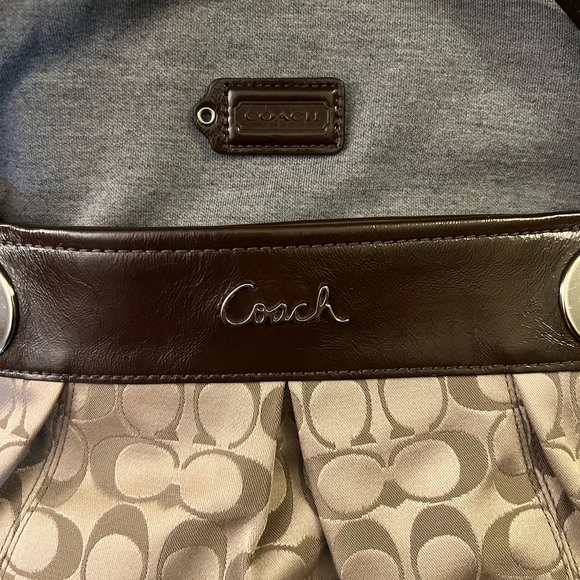 Authentic Coach Ashley Signature satin and patent leather Hippie crossbody. - Picture 4 of 5